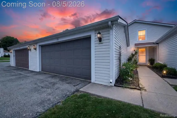 75 Oxford Oaks Drive #75, Oxford, MI 48371