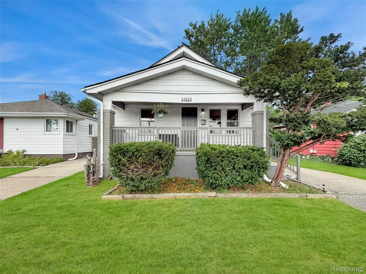 24520 Schroeder Avenue, Eastpointe, MI 48021 - #1