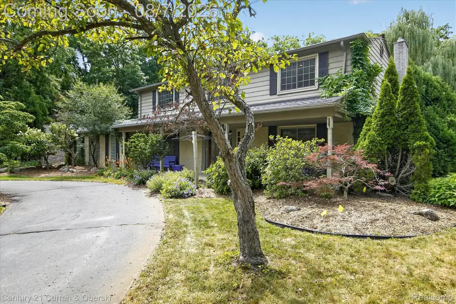 30557 Woodstream Drive, Farmington Hills, MI 48334 - #3