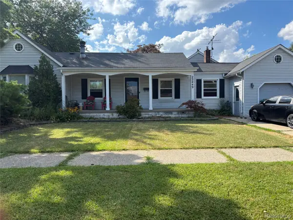 22449 Marine Avenue E, Eastpointe, MI 48021