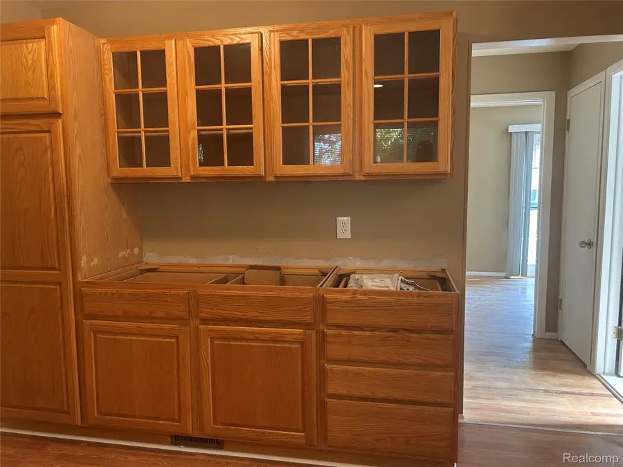 1404 Diana Avenue, Madison Heights, MI 48071 - #3