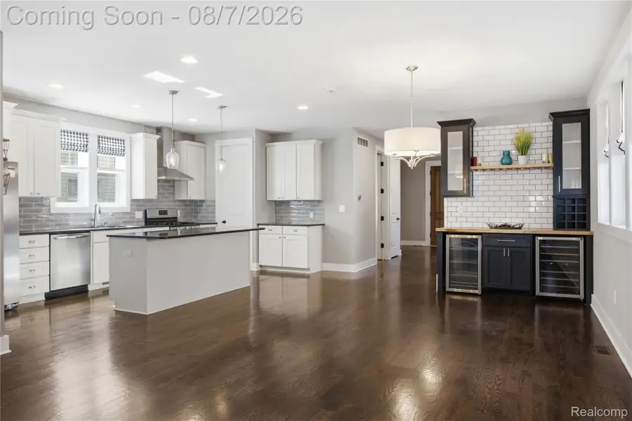705 E Farnum Avenue, Royal Oak, MI 48067 - #3