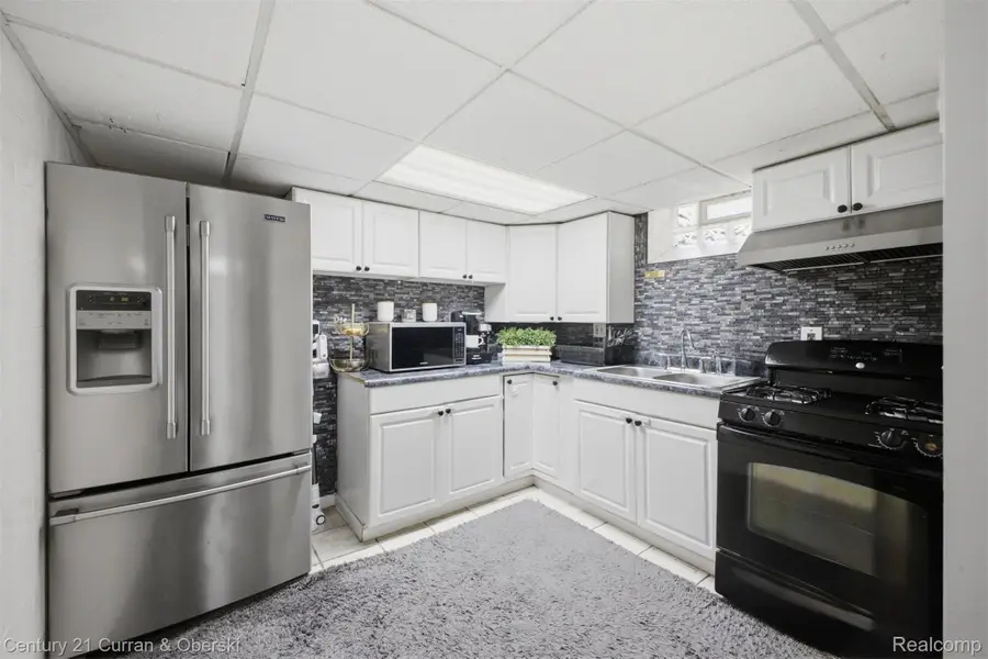 6511 Orchard Avenue, Dearborn, MI 48126 - #3