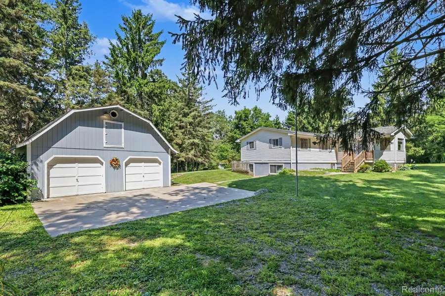 6095 Tipsico Lake Road, Holly, MI 48442 - #2
