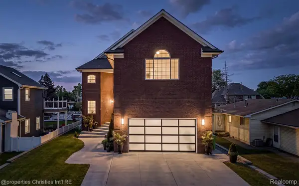 41245 Belvidere Street, HarrisonTownship, MI 48045