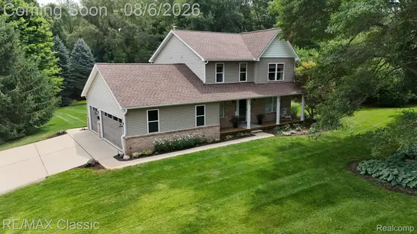 8655 Pettysville Road, Pinckney, MI 48169