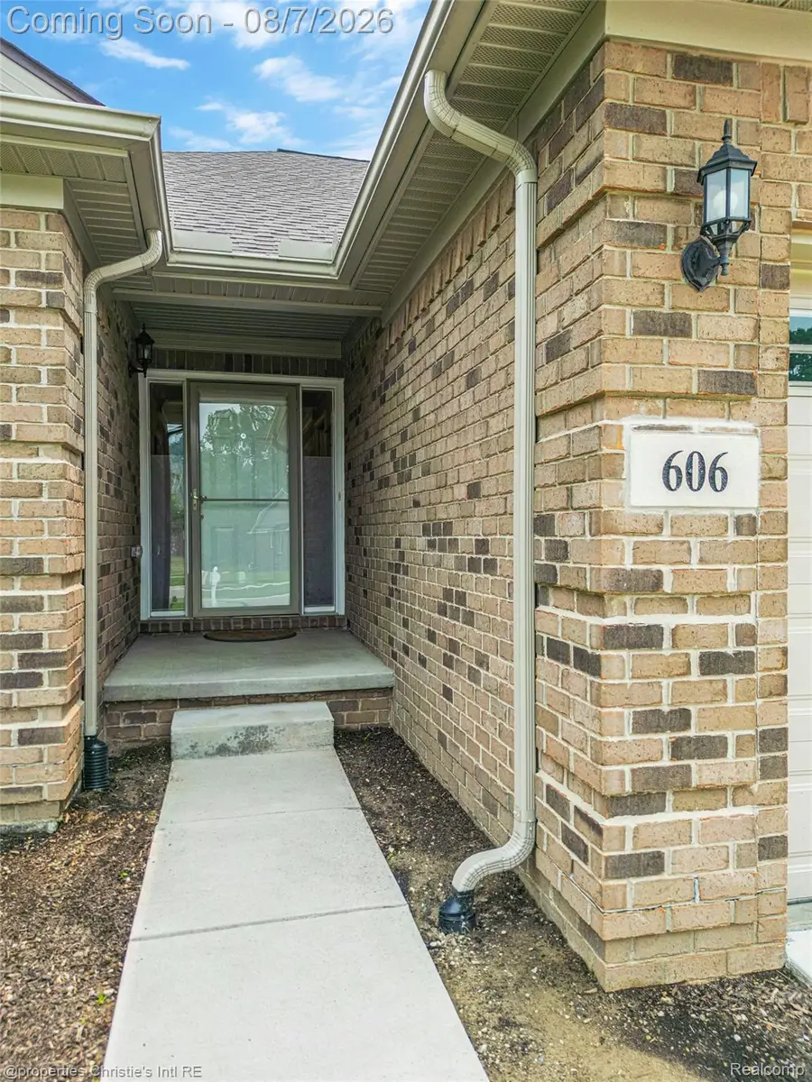 606 6th Street, Fenton, MI 48430 - #2