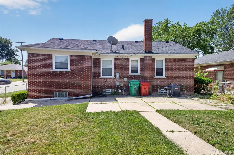 17145 Ego Avenue, Eastpointe, MI 48021 - #3