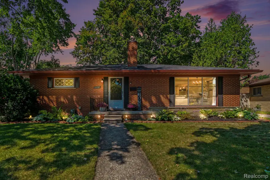 33633 Michele Street, Livonia, MI 48150 - #2