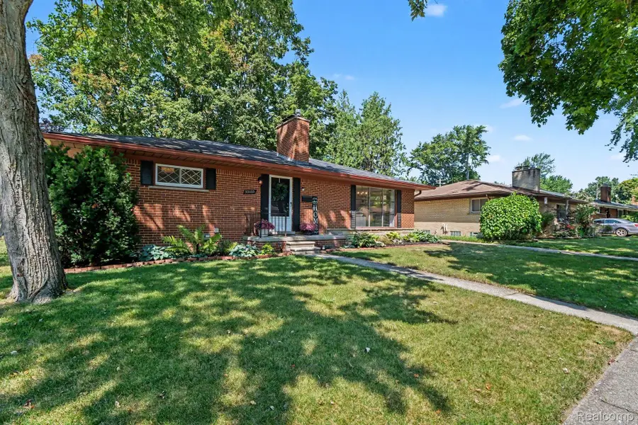 33633 Michele Street, Livonia, MI 48150 - #3