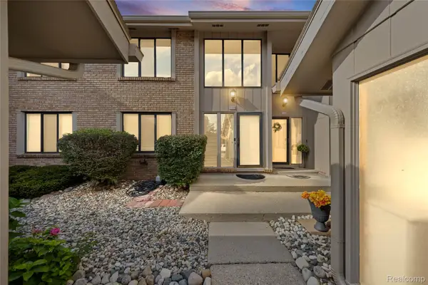 7104 Pebble Park Drive, WestBloomfield, MI 48322