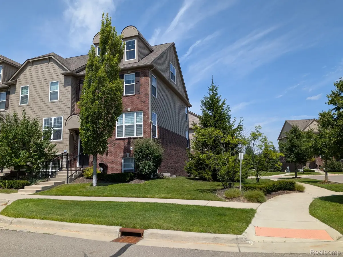333 Glenhurst Boulevard #9, Rochester, MI 48307 - #1