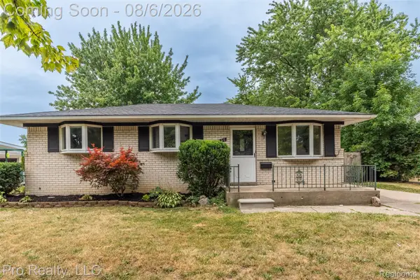 2256 Garry Drive, Troy, MI 48083