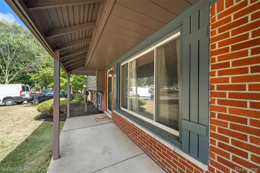33229 Kirby Street, Farmington, MI 48336 - #2