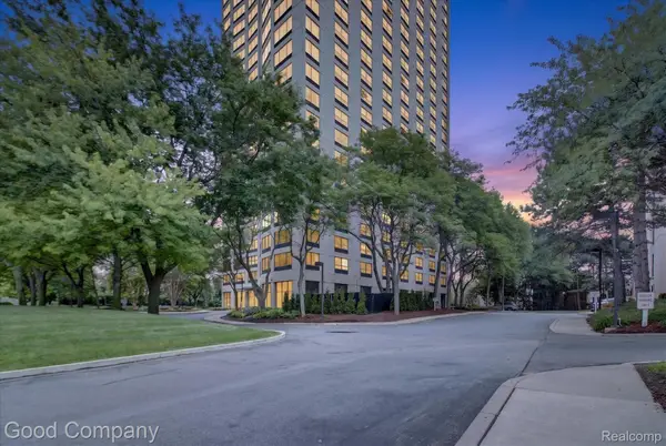 5000 Town Center #1402, Southfield, MI 48075