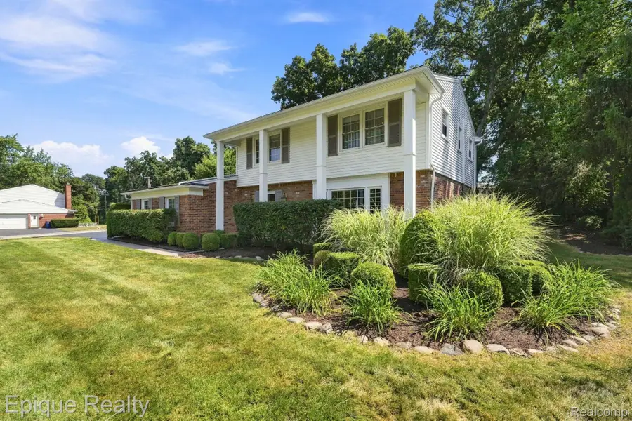 2774 Brady Drive, Bloomfield, MI 48304 - #2