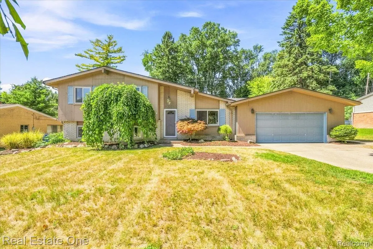 4805 Whitlow Boulevard, Commerce Township, MI 48382 - #1