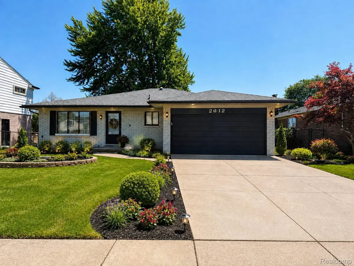 2612 Michael Drive, Sterling Heights, MI 48310 - #1