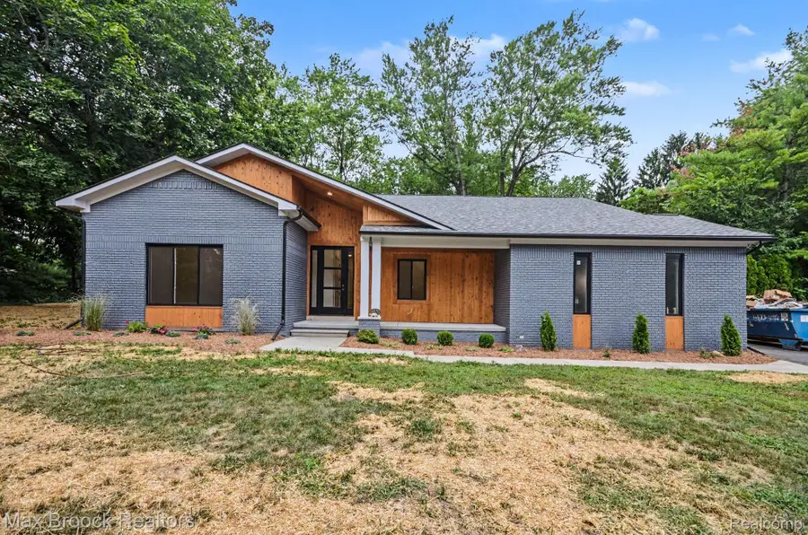 4570 Burnley Drive, Bloomfield, MI 48304 - #2