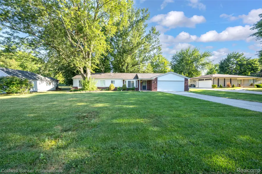 5475 Botsford Avenue, Sterling Heights, MI 48310 - #3