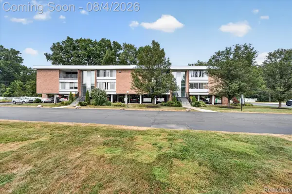 32050 Grand River Avenue #56, Farmington, MI 48336