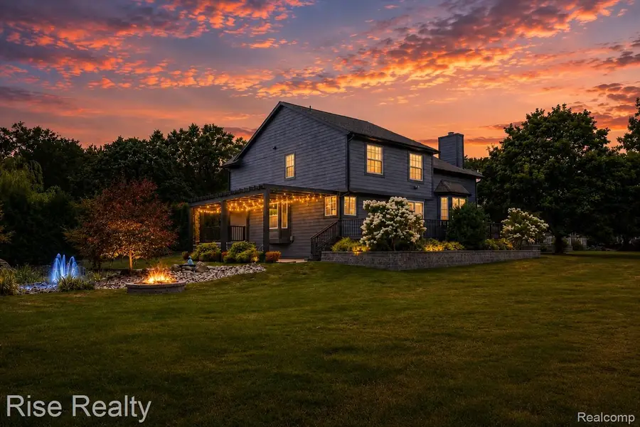 5729 Woodfield Parkway, Grand Blanc, MI 48439 - #2
