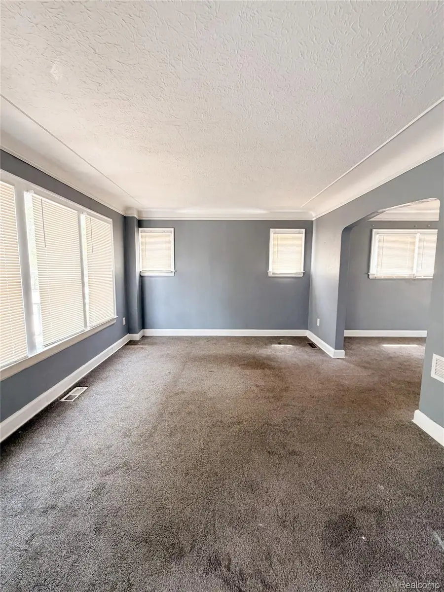 9137 Meyers Road, Detroit, MI 48228 - #2