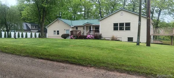 58670 River Heights Drive, ThreeRivers, MI 49093