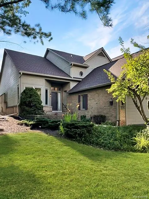37547 Legends Trail Drive, Farmington, MI 48331 - #2