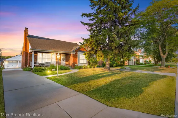 22451 Bayview Drive, StClairShores, MI 48081