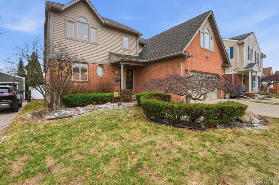 22432 Pointe Drive, Saint Clair Shores, MI 48081 - #2