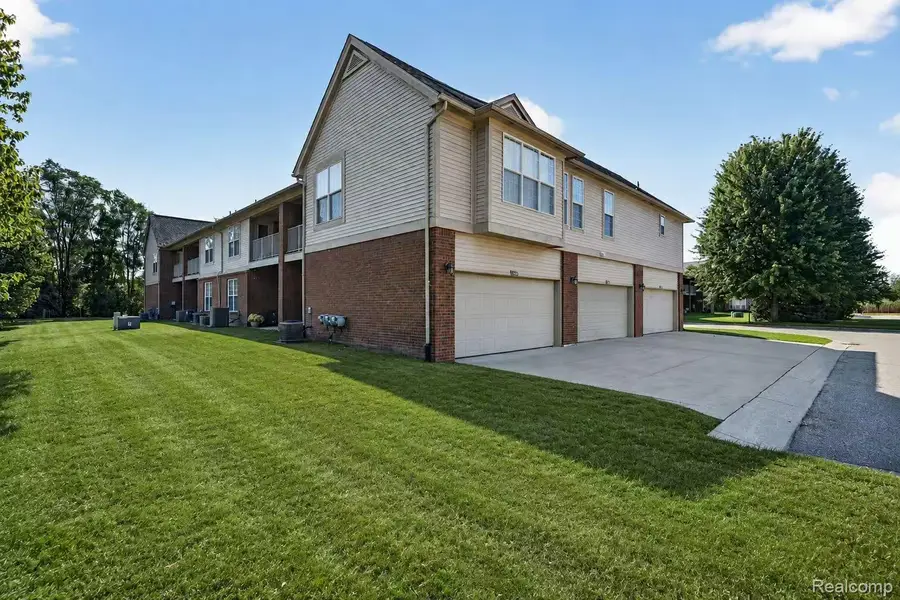 13673 Silver Birch Circle, Utica, MI 48315 - #2
