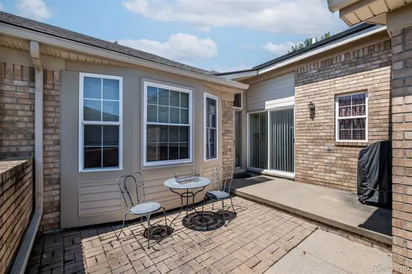 50325 Pepper Tree Drive, Macomb, MI 48044