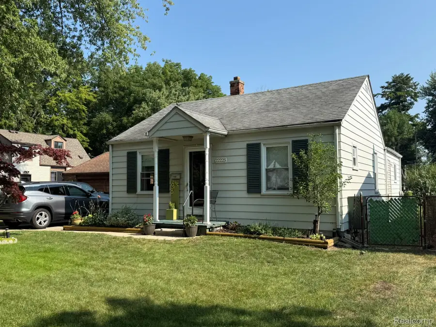 22225 Saint Gertrude Street, Saint Clair Shores, MI 48081 - #2