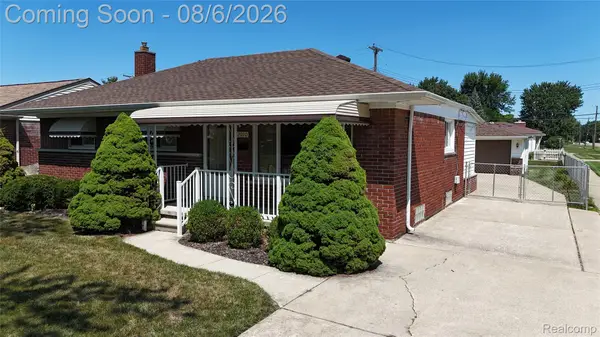 32910 Rosslyn Avenue, GardenCity, MI 48135