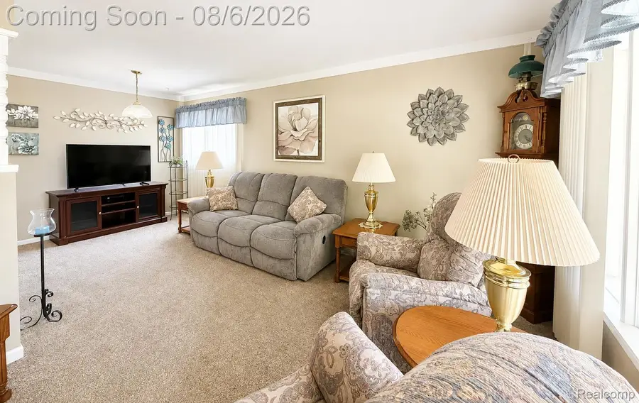 32910 Rosslyn Avenue, Garden City, MI 48135 - #2