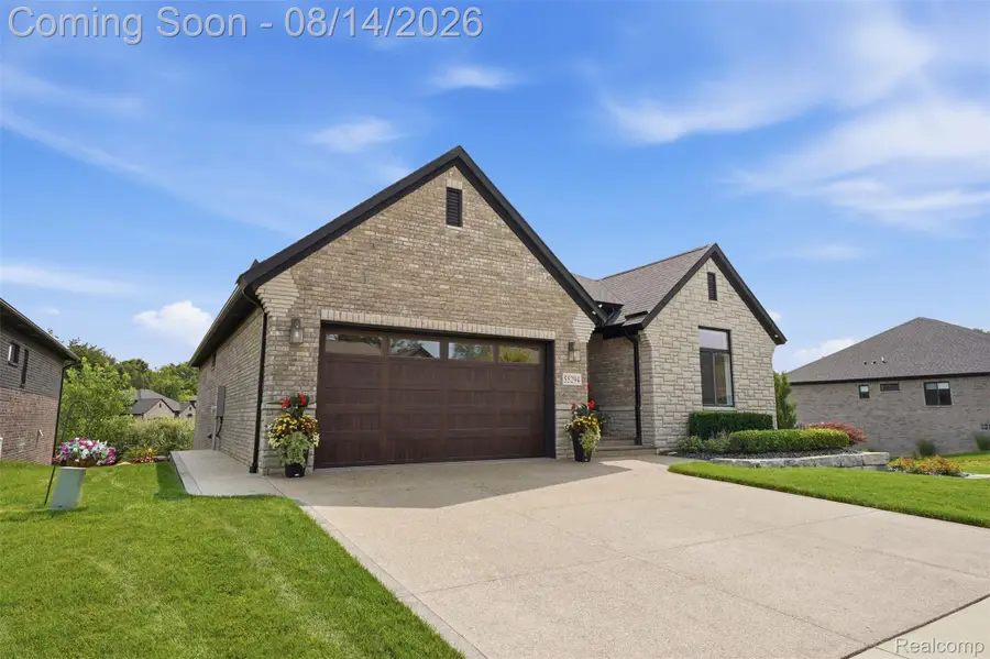 55294 Hanford Court, Utica, MI 48316 - #3