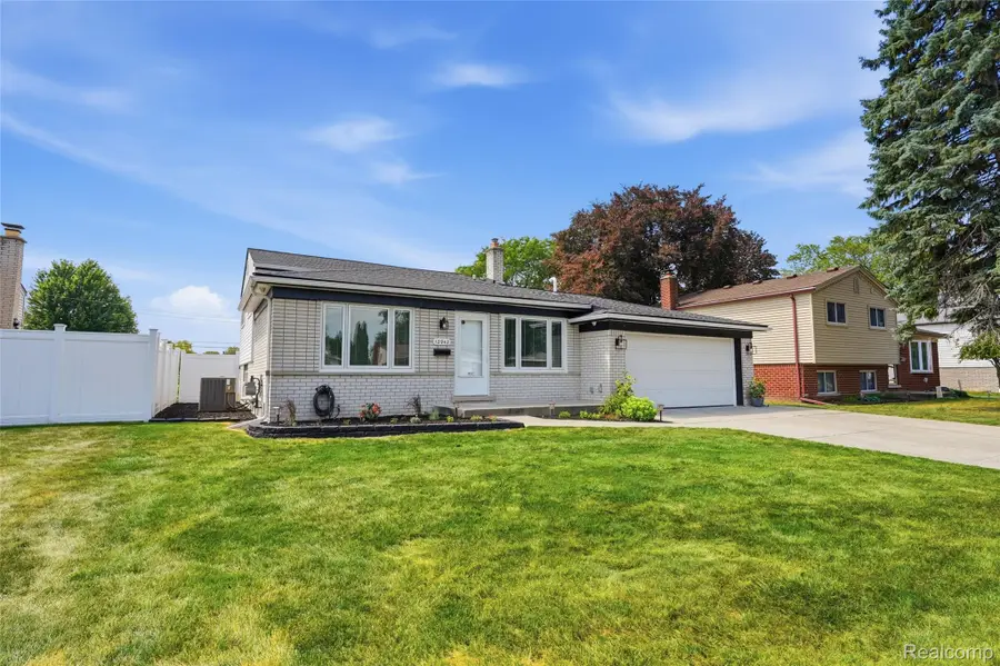 12942 Brixham Drive, Warren, MI 48088 - #2