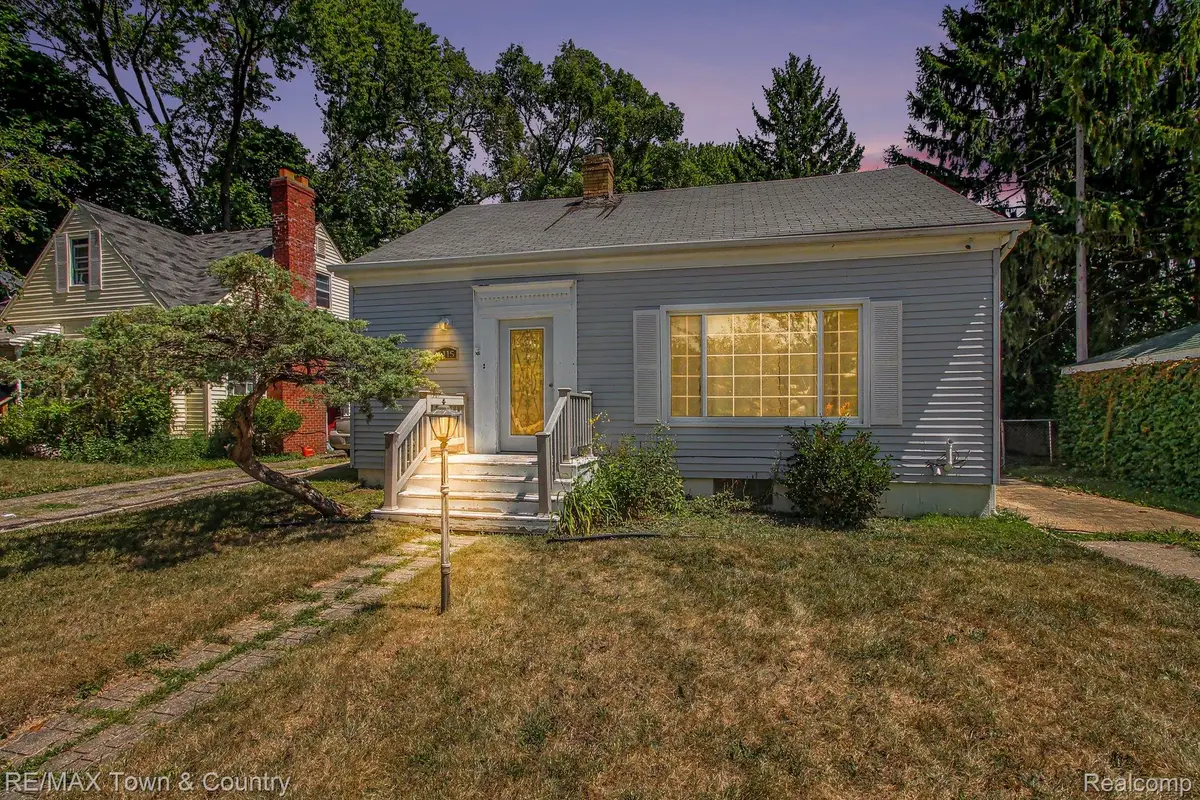 1115 E Vernon Drive, Flint, MI 48503 - #1