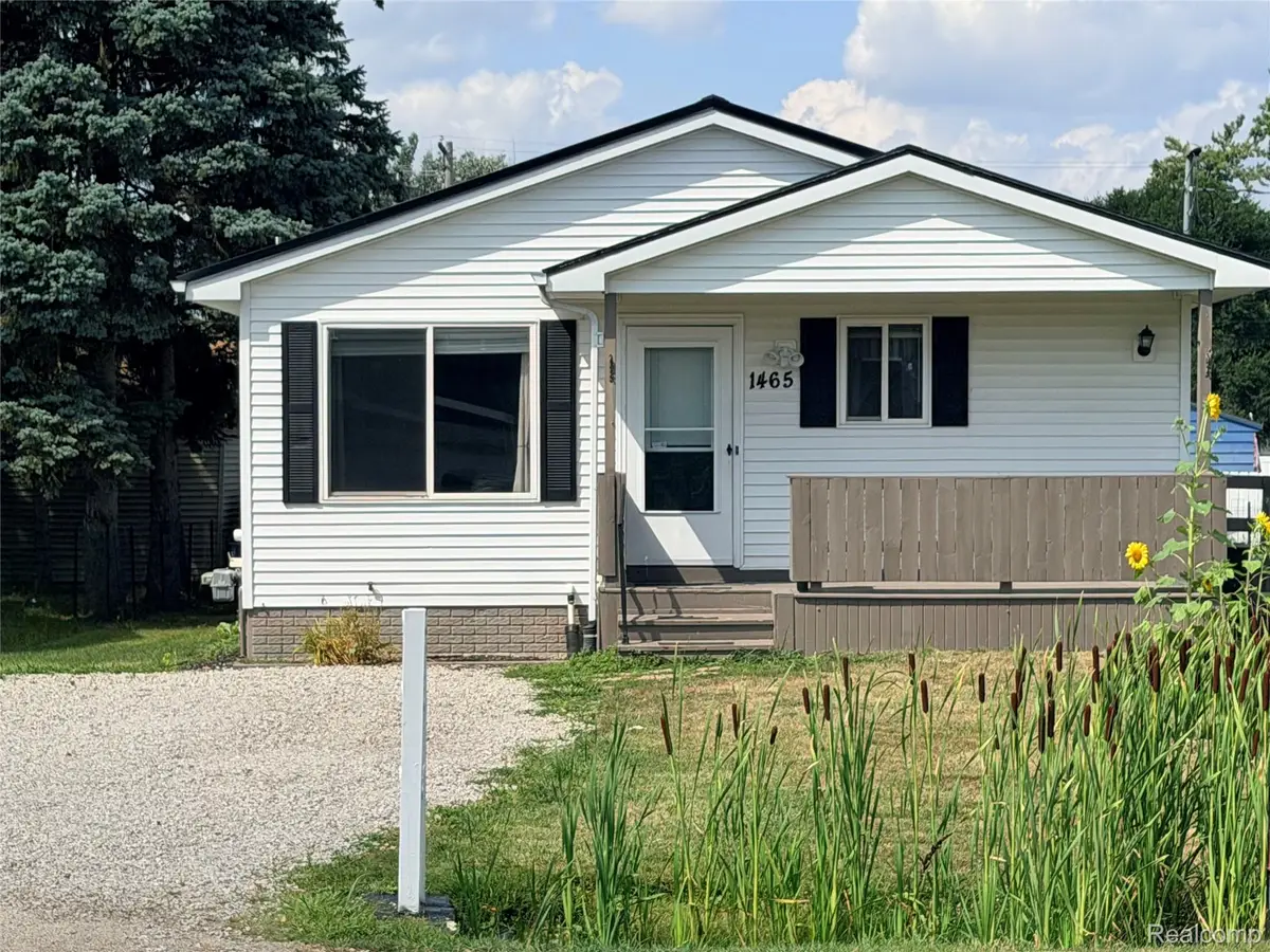 1465 E Judd Road, Burton, MI 48529 - #1