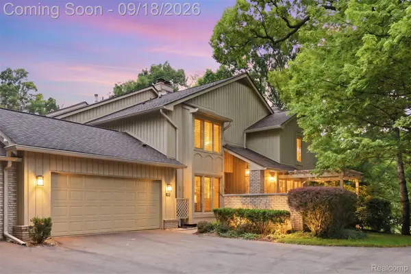 1123 Ivyglen Circle, BloomfieldHills, MI 48304