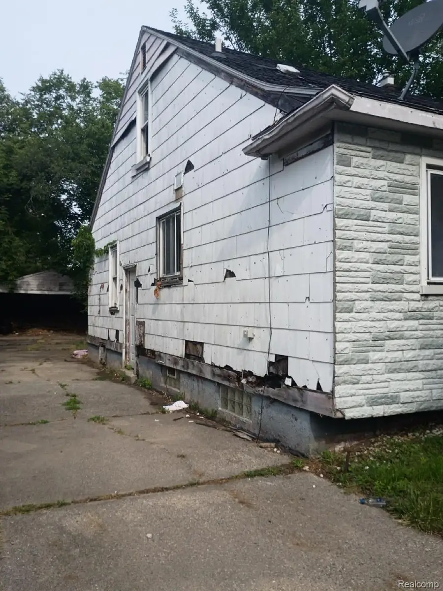 8467 Pierson Street, Detroit, MI 48228 - #2