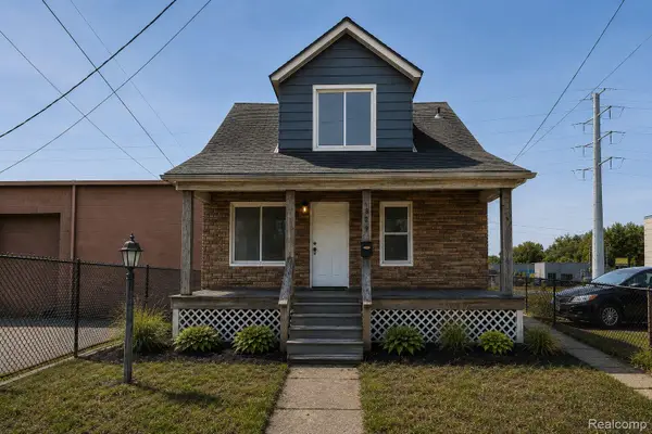 329 W Muir Avenue, HazelPark, MI 48030
