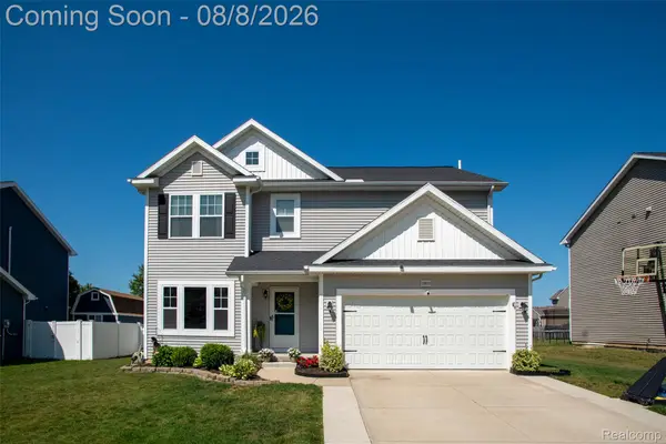 3677 Amber Oaks Drive, Howell, MI 48855