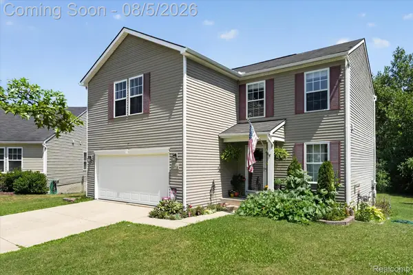 2716 Sterling River Drive, Fowlerville, MI 48836