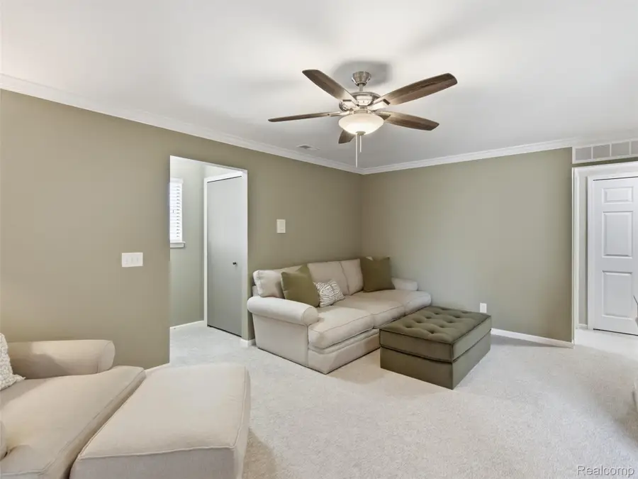 968 Country Club Drive #4, Saint Clair Shores, MI 48082 - #2