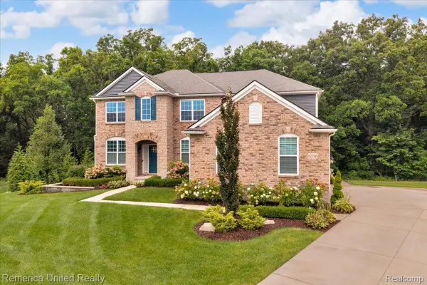 62246 Julep Court, SouthLyon, MI 48178