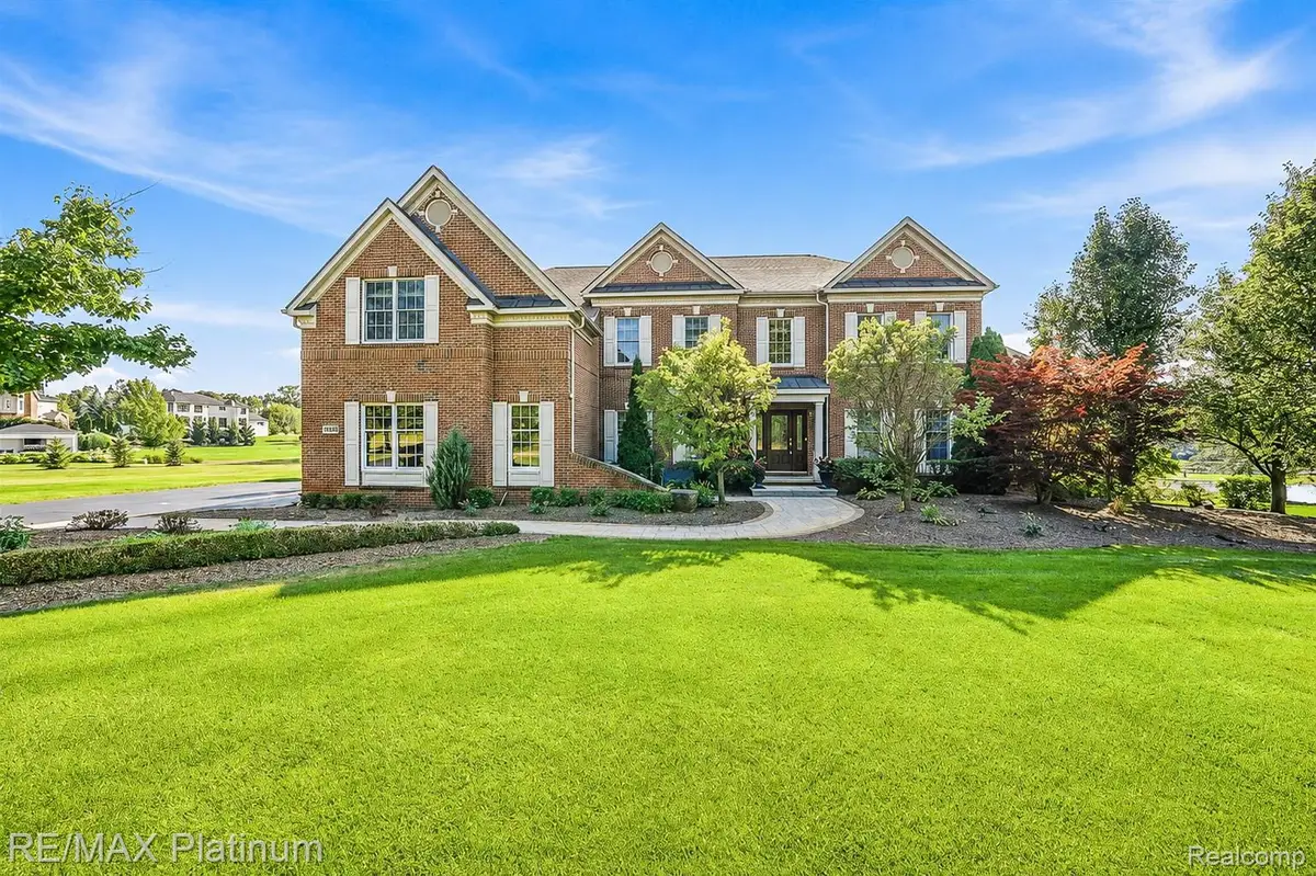 3812 S Shoreline Drive, Milford, MI 48381 - #1