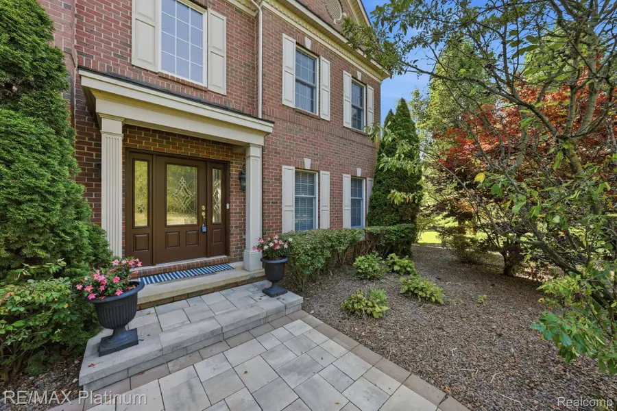 3812 S Shoreline Drive, Milford, MI 48381 - #3