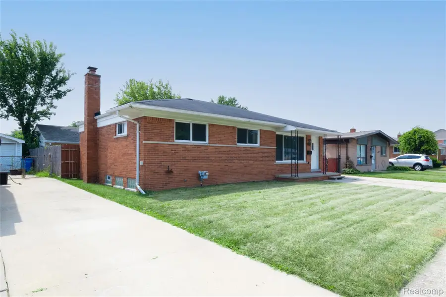 1575 W 13 Mile Road, Madison Heights, MI 48071 - #2